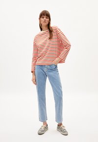 ARMEDANGELS FRANKA STRIPE - Longsleeve - emergency red undyed