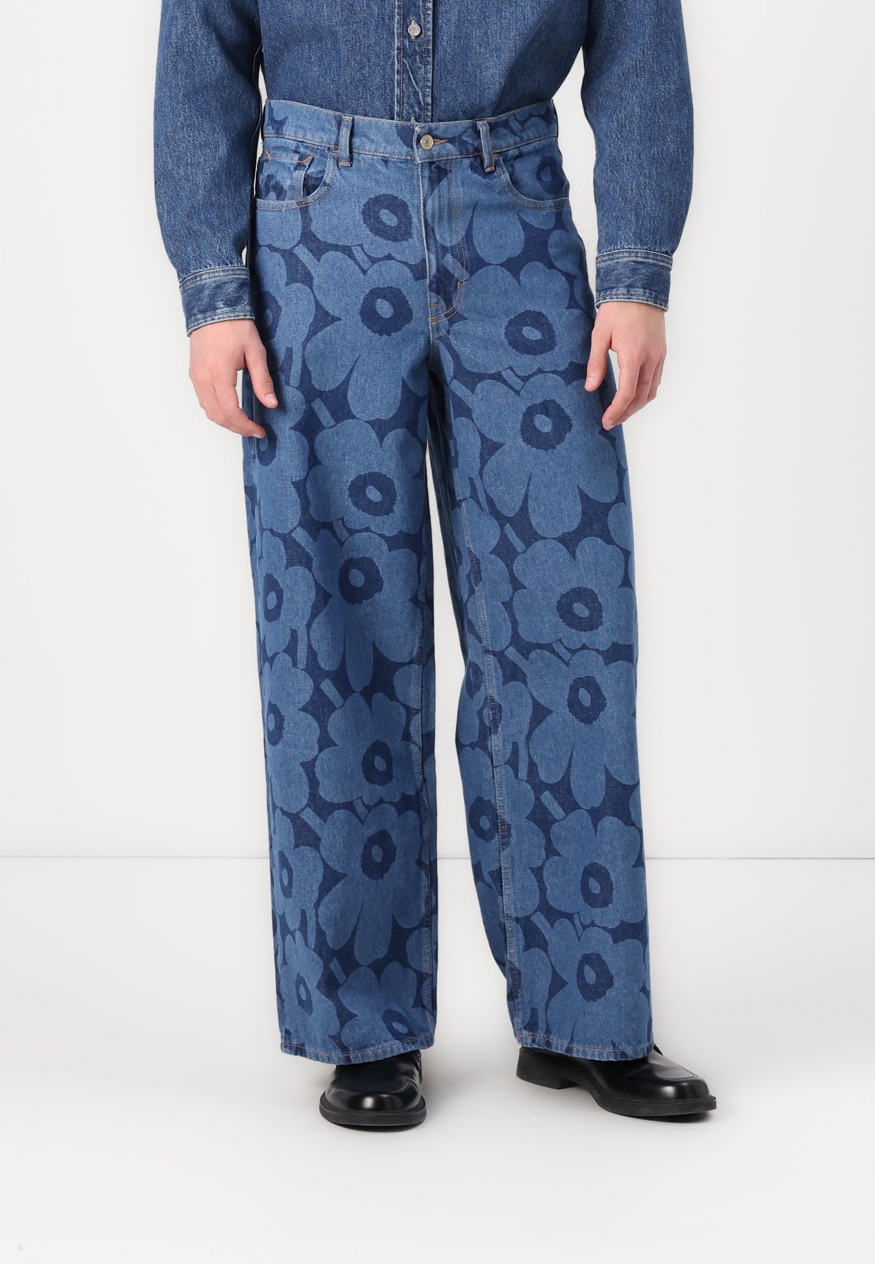 Marimekko UNIKKO UNISEX Loose Fit farkut Mid Indigo sininen Marimekko UNIKKO UNISEX Loose Fit farkut Mid Indigo sininen