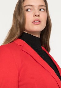 Vero Moda VMJULIA - Blazer - goji berry