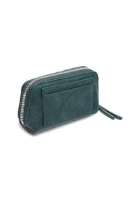 Pocchetto in pelle teal con zip, tasca esterna per carte e fascetta per polso, vista angolata su sfondo bianco.