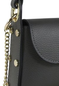 DrachenLeder UMHÄNGE - Handbag - grau