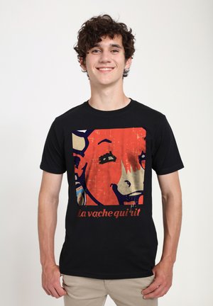 LA VACHE QUI RIT CLOSE UP - Print T-shirt - black