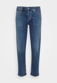 Mörkblå denimjeans med rak skärning. Har en traditionell femfickedesign och diskret stitching. Ren fåll utan utsmyckningar.