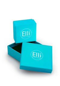Teal papkasser stablet; én låg af. Hvidt cirkulært logo med teksten "Elli by Julie & Grace." Lækkert grønt interiør i den åbne kasse.