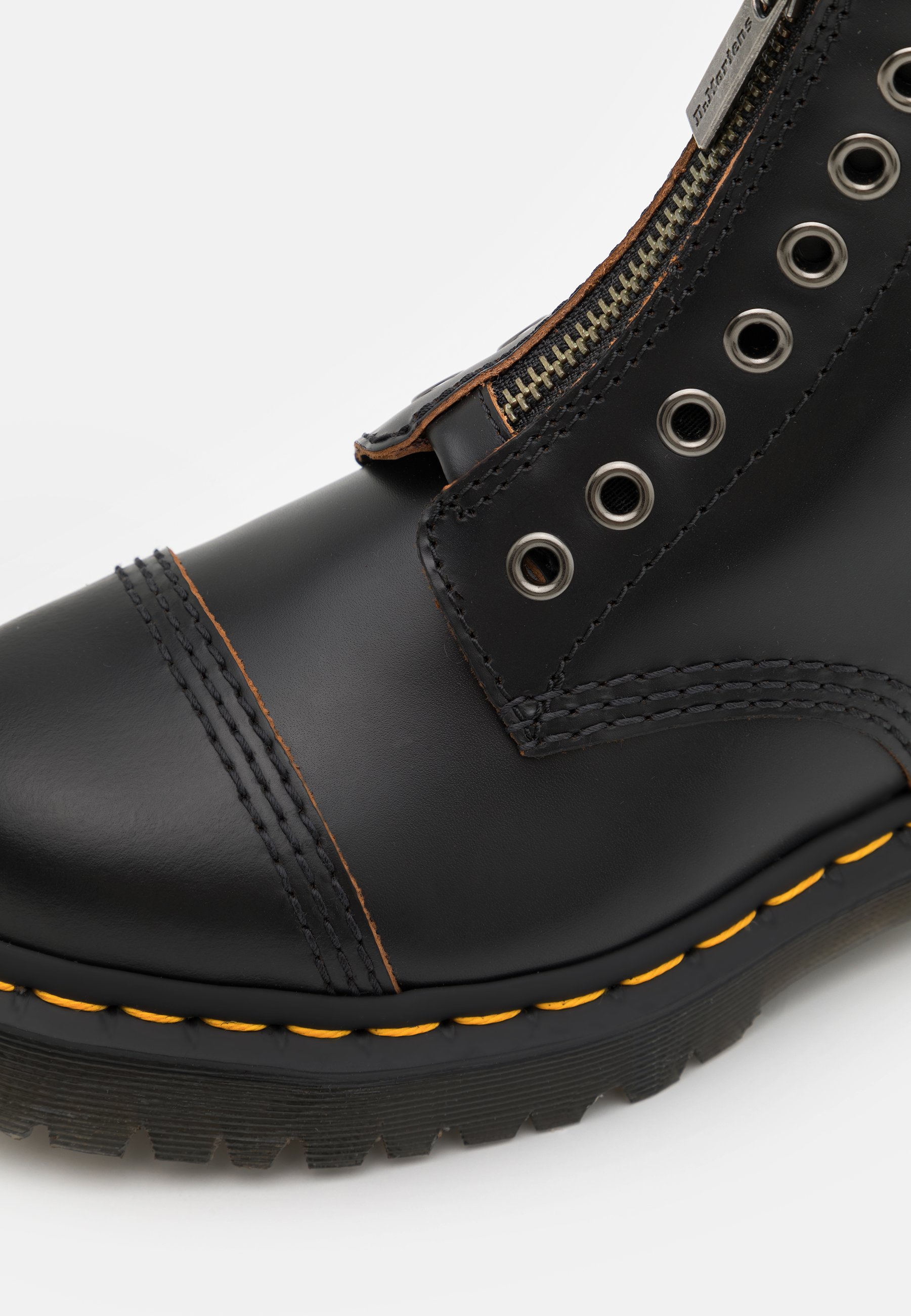 1460 ll 8 eye boots