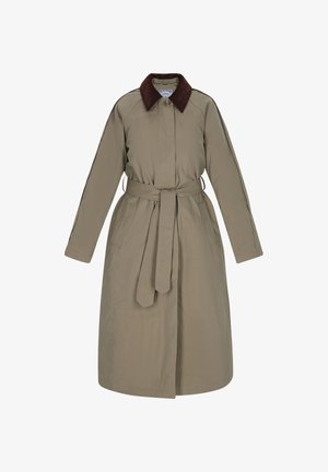 Beige trench coat med en brun ruskindskrage, belted talje, lange ærmer og sidelommer. Glat stof med en skræddersyet pasform.