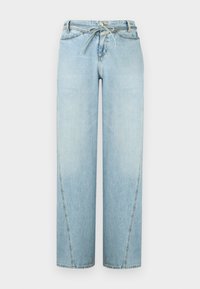 Vaqueros anchos de mezclilla azul claro con cintura ajustable con cordón, presentando un desgaste, corte recto y detalles de costuras visibles a lo largo de las costuras.