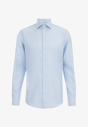 Šviesiai mėlynas ilgas rankovės marškinys, pagamintas iš lygios medžiagos. Yra klasikinis apykaklė, priekyje mygtukų uždarymas ir vieno mygtuko rankogaliai.