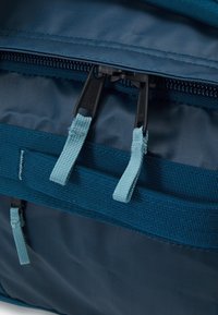 The North Face BASE CAMP VOYAGER DUFFEL 62L UNISEX - Sportinis krepšys - midnight petrol/algae blue