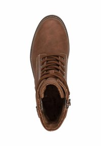 Botte de cheville synthétique marron avec une finition lisse, un design à lacets et une doublure en fourrure. Comprend une fermeture éclair en métal et des accents de couture.