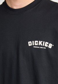 Dickies GRAPHIC TEE  - Camiseta estampada - black