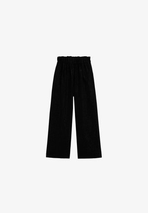 Pantalones de pierna ancha negros con una cinturilla elástica, con un tejido texturizado en rayas verticales. Diseño elástico y casual.