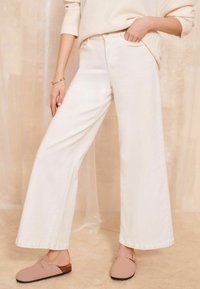 Friends Like These REGULAR FIT - BUCKLE COMFORT  FIT - Klumpaitės - pink