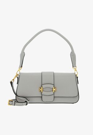 Sac à main en cuir gris clair avec fermoir doré, une courte poignée incurvée et une bandoulière réglable avec des ferrures dorées.