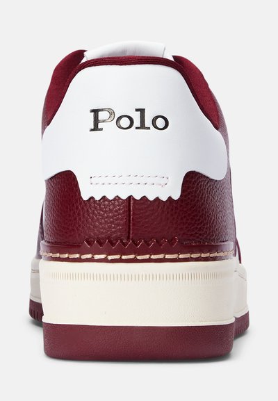 Polo Ralph Lauren MASTERS COURT LEATHER SNEAKER UNISEX - Sporta apavi - damson red/white