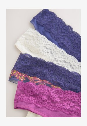 Satz von vier Spitzenbändern in Dunkelviolett, Weiß und Rosa, mit einem gemusterten Band mit Paisley-Designs. Glatte Stoffstruktur.