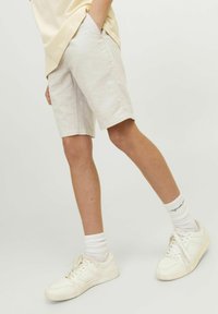 Jack & Jones Junior REGULAR FIT  - Shorts - crockery