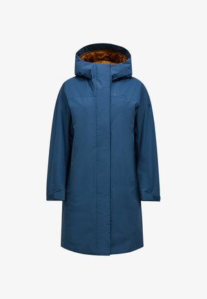 Vandafvisende blå parka med hætte, der har en kontrastfarvet orange inderforing, lange ærmer og trykknaplukning ved manchetterne.