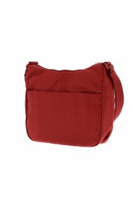 Borsa a spalla rossa con texture, chiusura con zip, cinturino regolabile e tasca frontale esterna per ulteriore spazio di archiviazione.