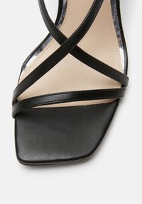 Bata BATA RED LABEL - Sandaalid - nero
