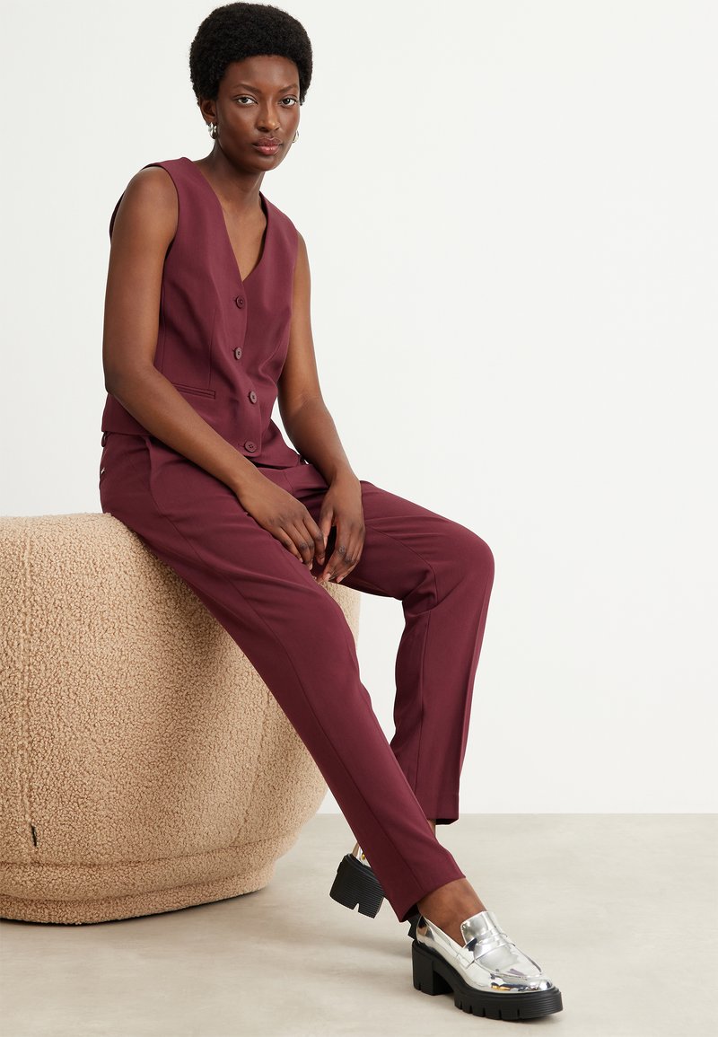 dkny essex