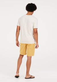 Protest COMIE - Shorts - butteryellow