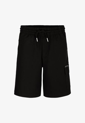 Pantaloni corti neri con vita elasticizzata e coulisse. Presentano una tasca laterale cargo e una piccola etichetta del marchio sul lato sinistro.