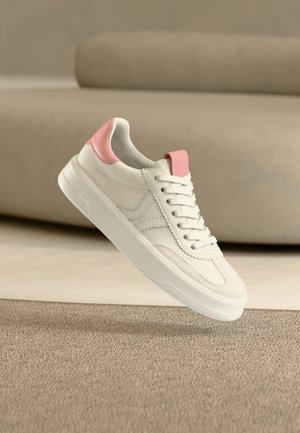 IVA - Sneakersy niskie