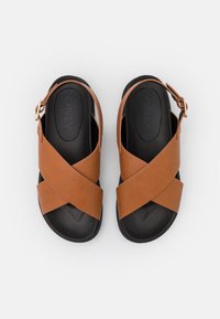 ONLY SHOES ONLMINNIE  - Sandálias - cognac