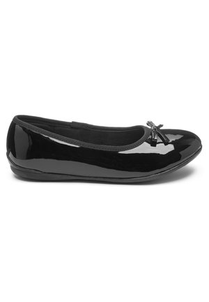 Ballerine noire en verni avec un bout arrondi, dotée d'un contour élastiqué et d'un petit nœud décoratif à l'avant. Texture lisse et brillante.