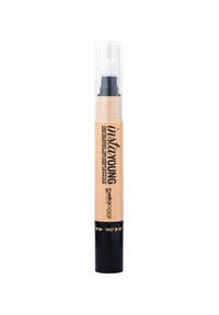 Penna correttore beige a rotazione con cappuccio trasparente e base nera; presenta testo nero su uno sfondo chiaro; punta dell'applicatore morbida.