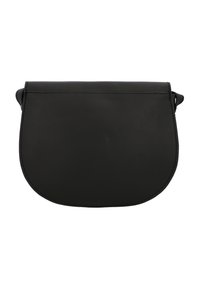 Borsa a tracolla nera in pelle con fondo arrotondato e chiusura a patta, cuciture visibili lungo i bordi, isolata su sfondo bianco.