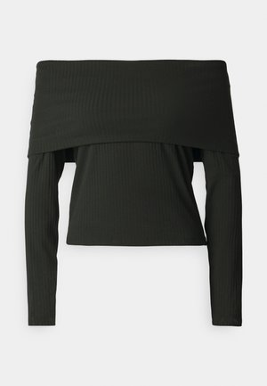 Schwarzes, geripptes, schulterfreies Top mit langen Ärmeln. Verfügt über einen weiten Ausschnitt und eine figurbetonte Silhouette. Insgesamt glatte Textur.