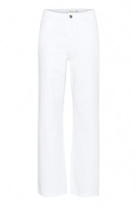 Jeans blancs à jambes larges en denim. Présentent une fermeture à bouton et un design traditionnel à cinq poches. Texture lisse avec une finition soignée.