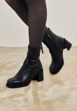 High Heel Stiefelette - black