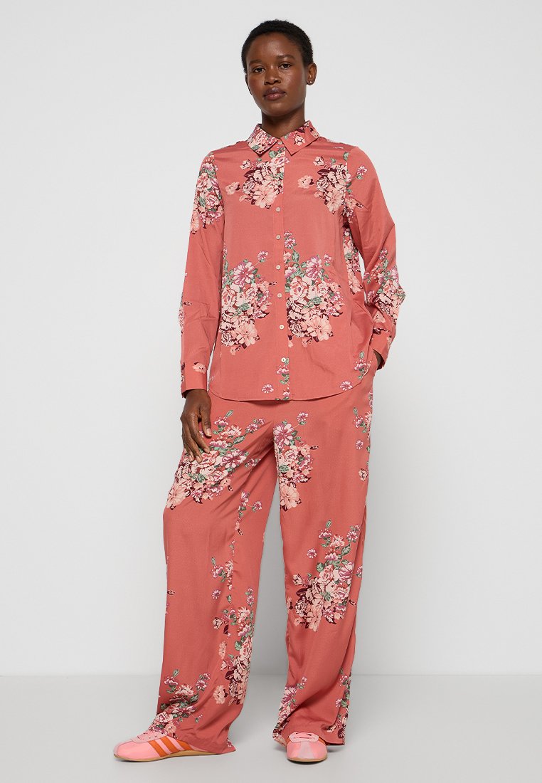 Vero Moda Overhemdblouse koraalrood Vero Moda Overhemdblouse koraalrood