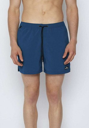 Pantaloncini da bagno blu realizzati in tessuto leggero, con una cintura elastica dotata di stringa nera e un piccolo patch con logo brandizzato.