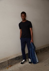 ARMEDANGELS JAAMES BRUSHED - T-shirt basic - black