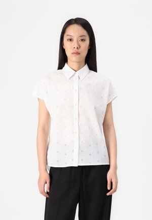 SHIRT WITH SCHIFFLI EMBROIDERY - Blúzka so zapínaním na gombíky - white