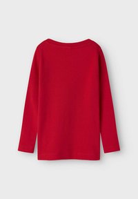 Rotes Langarmshirt mit rundem Ausschnitt und glatter Textur. Verfügt über einen gerade geschnittenen Saum ohne Verzierungen oder Muster.