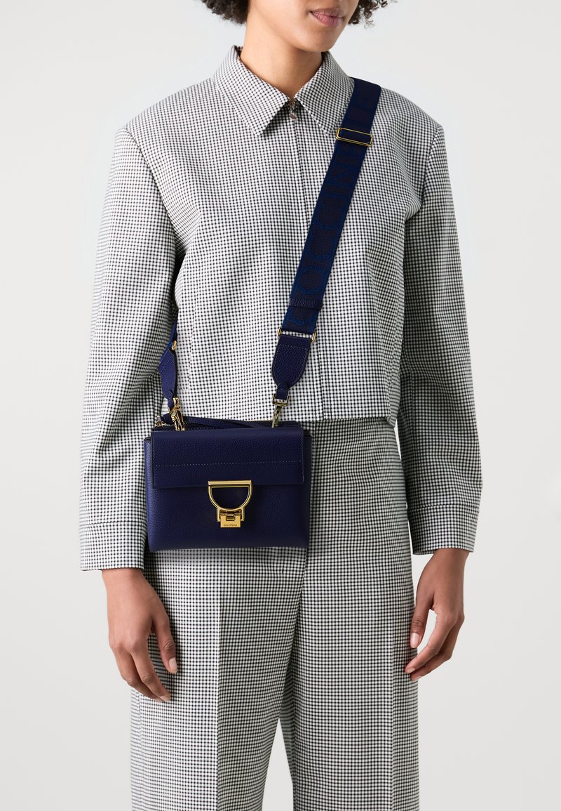 Coccinelle ARLETTIS SIGNATURE - Torbica - royal blue