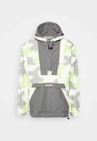Casaco pullover leve com capuz, apresentando um padrão abstrato em cinza e verde neon, bolso frontal tipo pouch e bainha ajustável.