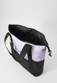 Björn Borg BLOCK TOTE - Bolsa de deporte - wisteria
