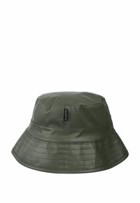 Cappello a secchiola verde oliva realizzato in materiale lucido e resistente all'acqua. Presenta una larga visiera e dettagli cuciti, con una piccola etichetta con logo.
