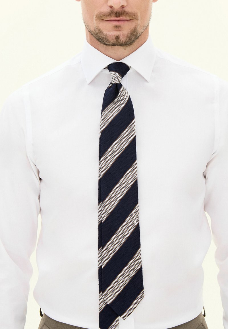 Oscar Jacobson Slips - navy