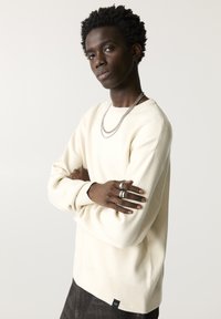 PULL&BEAR Pulover - white