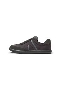 Black sneaker made of mesh and suede, featuring a rounded toe, gray accents, lace-up design, and a flexible rubber sole.