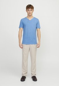 Jack & Jones ESPLIT NECK NOOS - T-shirts basic - pacific coast