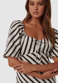 Forever New ANGELA PUFF SLEEVE MIDI - Maxikjole - choc royston
