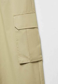 Mango TORTELLO - Hlačami s stranskimi žepi - beige